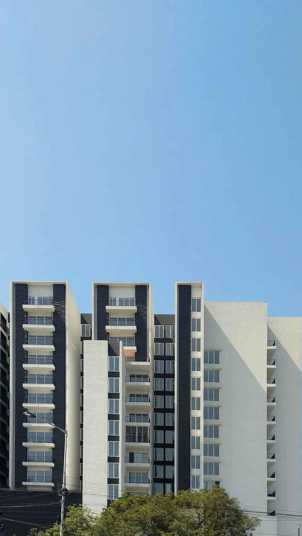 Prédio residencial com sacadas